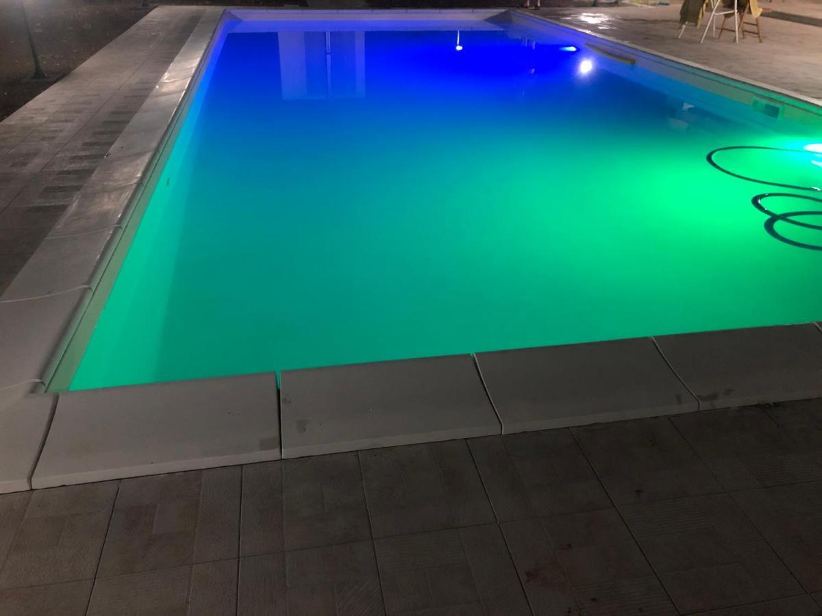 Villa Nunzia Con Piscina, Sauna E Idromassaggio. Floridia Exterior foto