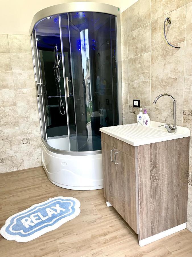 Villa Nunzia Con Piscina, Sauna E Idromassaggio. Floridia Exterior foto
